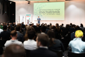 2025_lukaselsneg-08444